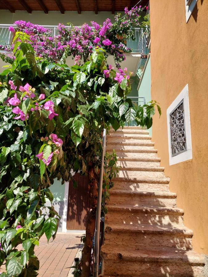 La bougainville - luxury apartment Torbole Sul Garda Extérieur photo