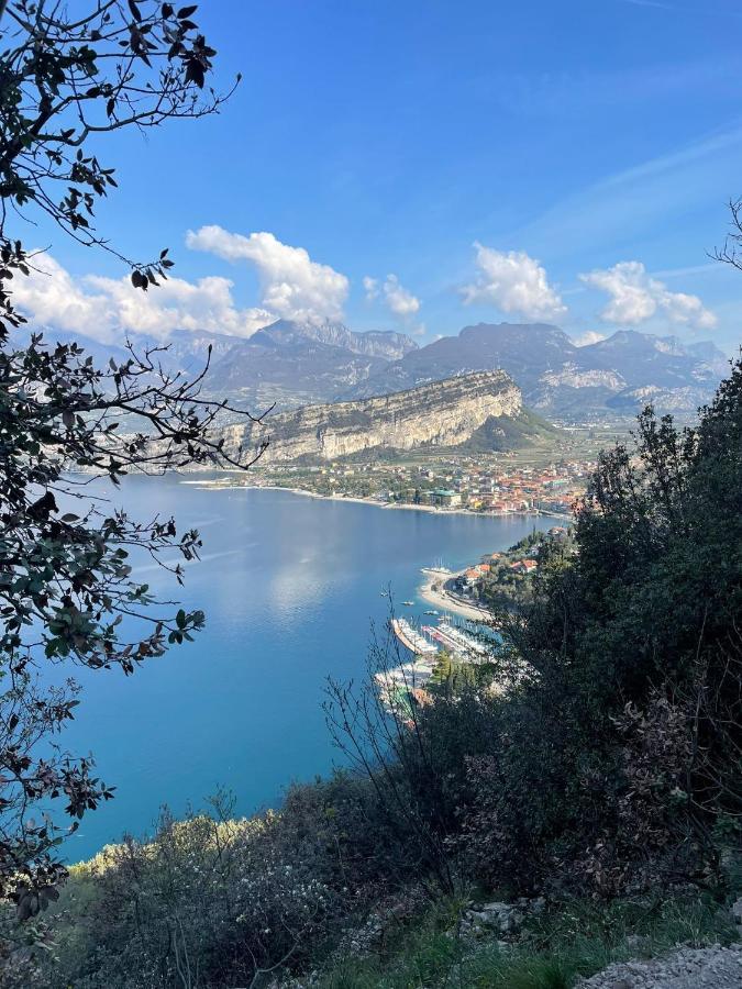 La bougainville - luxury apartment Torbole Sul Garda Extérieur photo